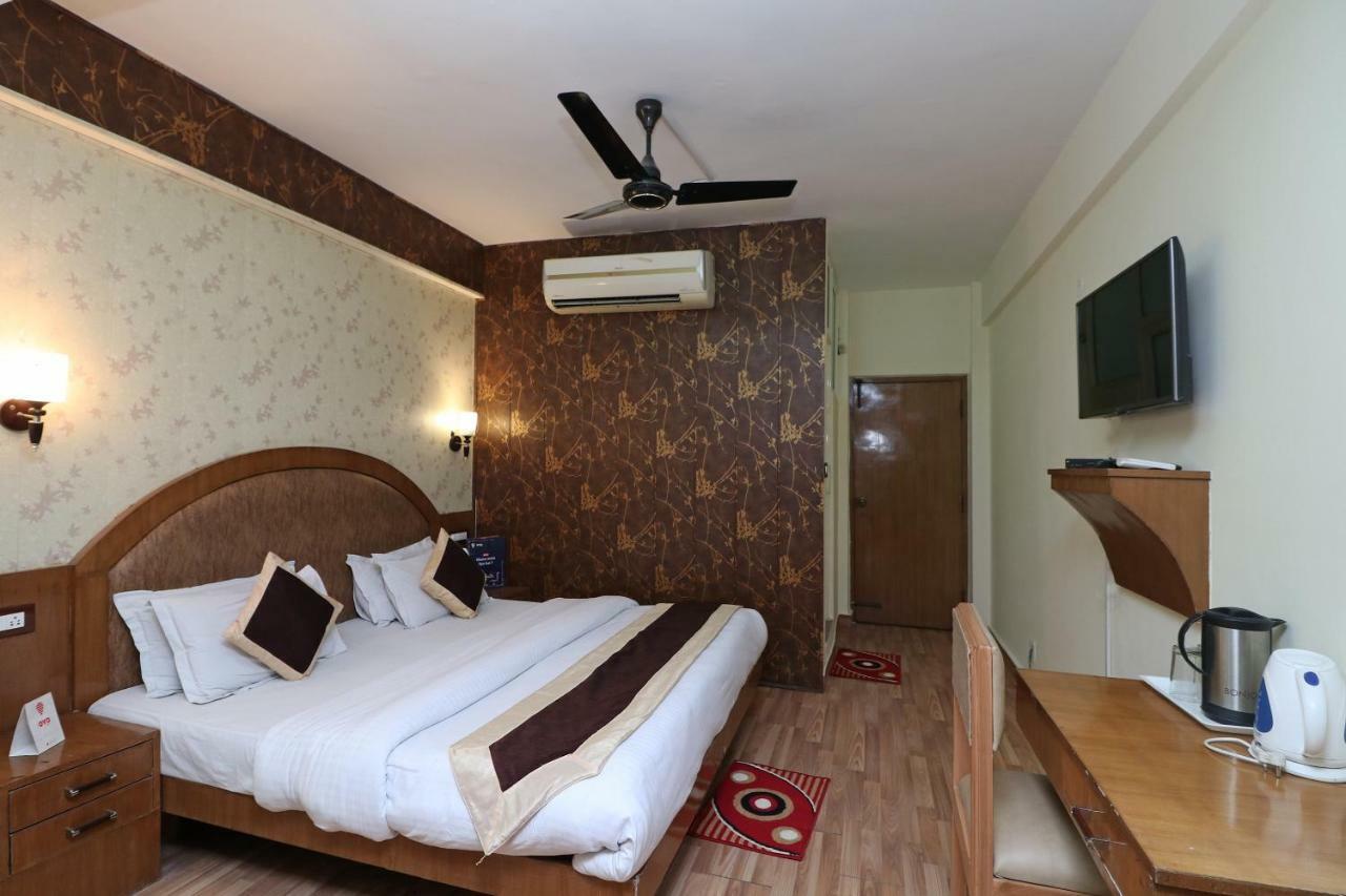 Oyo 1822 Hotel Ambassador Dehradun Exterior foto