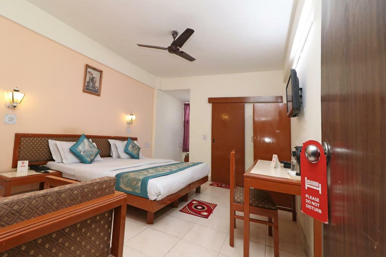 Oyo 1822 Hotel Ambassador Dehradun Exterior foto