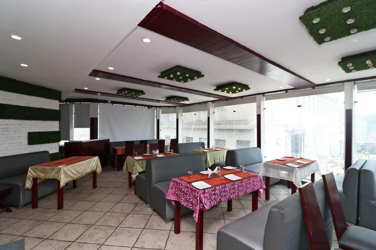 Oyo 1822 Hotel Ambassador Dehradun Exterior foto